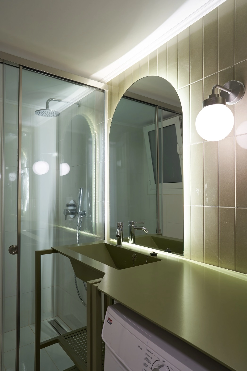 Axonometric view of the bathroom's sink furniture